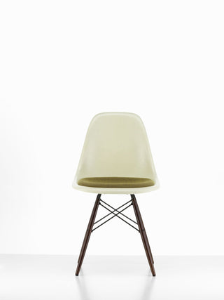 Eames Fiberglas Chair DSW-Stoelen-VITRA BELGIUM N.V.-Buro International