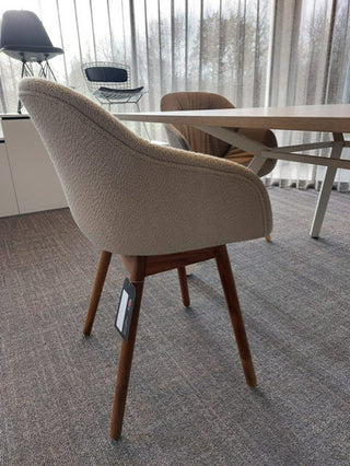 Set Vpax table + 4 comfort chairs