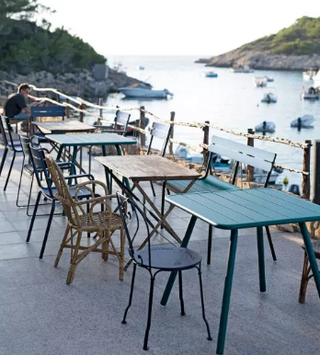 Luxembourg Table-Outdoor meubilair-FERMOB-Buro International