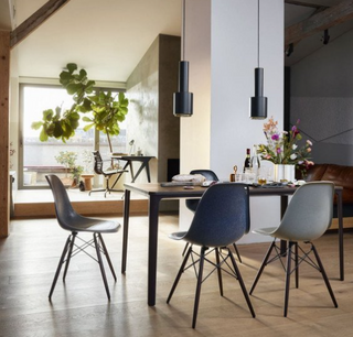 Eames Fiberglas Chair DSW-Stoelen-VITRA BELGIUM N.V.-Buro International