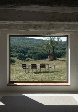 Traverse Dining table