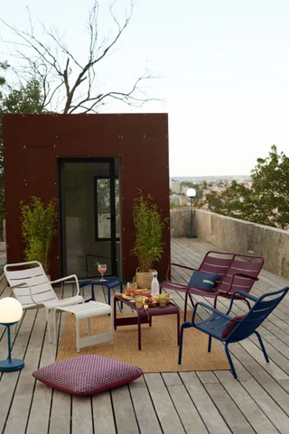 Luxembourg table low