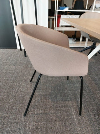 Set Vpax table + 4 comfort chairs