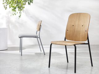 Bejot Hens chairs in grey and oak on white frame