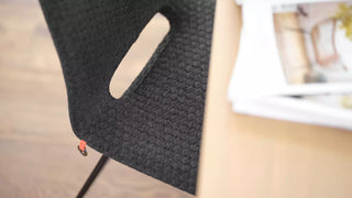 Detail van de zwarte Mobitec Pamp rug met greepopening