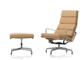 Vitra Eames Soft Pad EA 223 voetenbank met bijpassende loungestoel in beige leder