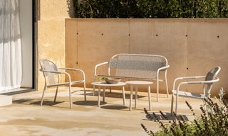Vincent Sheppard Cleo loungesofa en loungestoel met Lilo koffietafels in Dune White