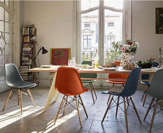 Eames Plastic Side Chair DSW