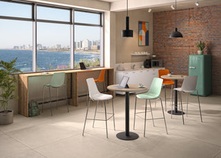 Buronomic Détente round and rectangular high tables set up together