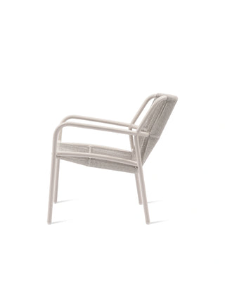 Sweep lounge chair